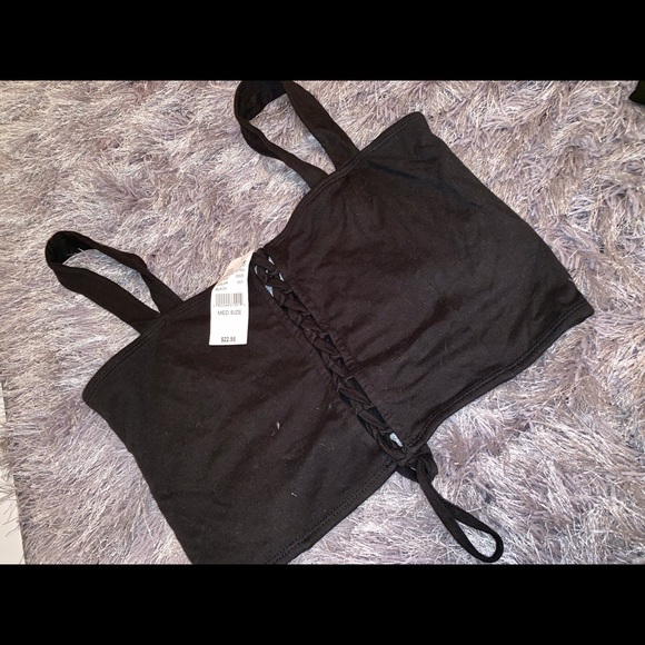 Lace up crop tops (AVAILABLE IN BLACK OR WHITE) - Picture 5 of 6